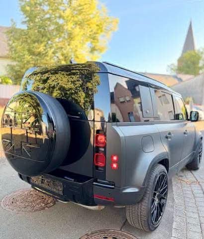 Land Rover Defender 110 HSE - image 7
