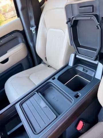 Land Rover Defender 110 HSE - image 18