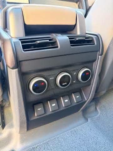 Land Rover Defender 110 HSE - image 25