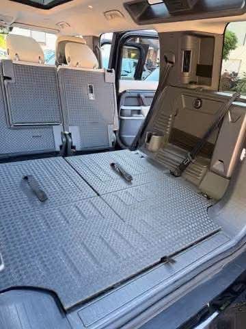 Land Rover Defender 110 HSE - image 33
