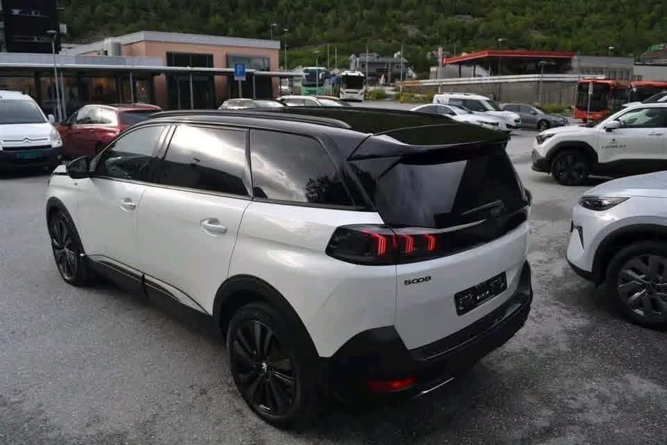 Cupra Leon 1.4 e-Hybrid - image 5