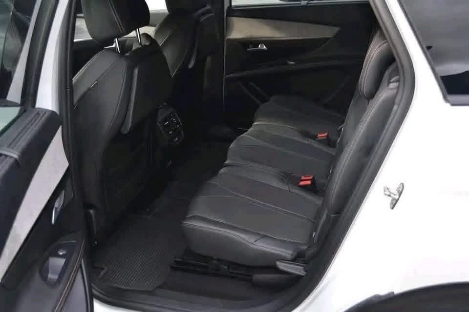 Cupra Leon 1.4 e-Hybrid - image 8