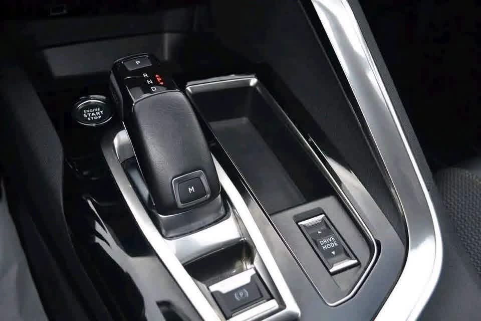 Cupra Leon 1.4 e-Hybrid - image 10