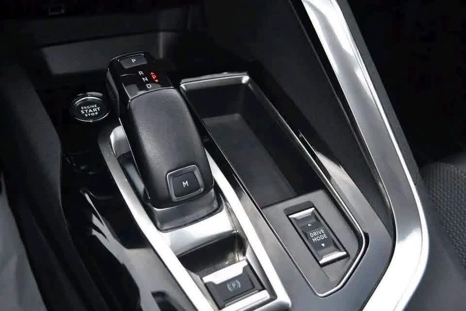 Cupra Leon 1.4 e-Hybrid - image 14