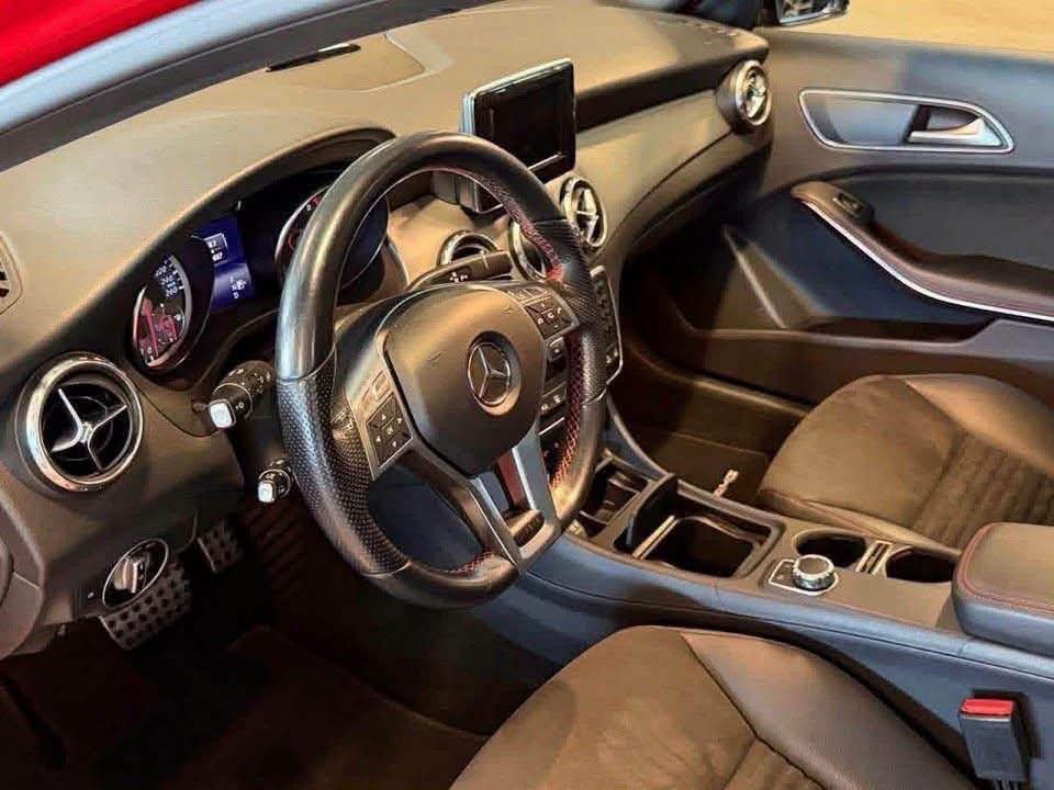 Mercedes-Benz GLA 220 4MATIC AMG - image 9