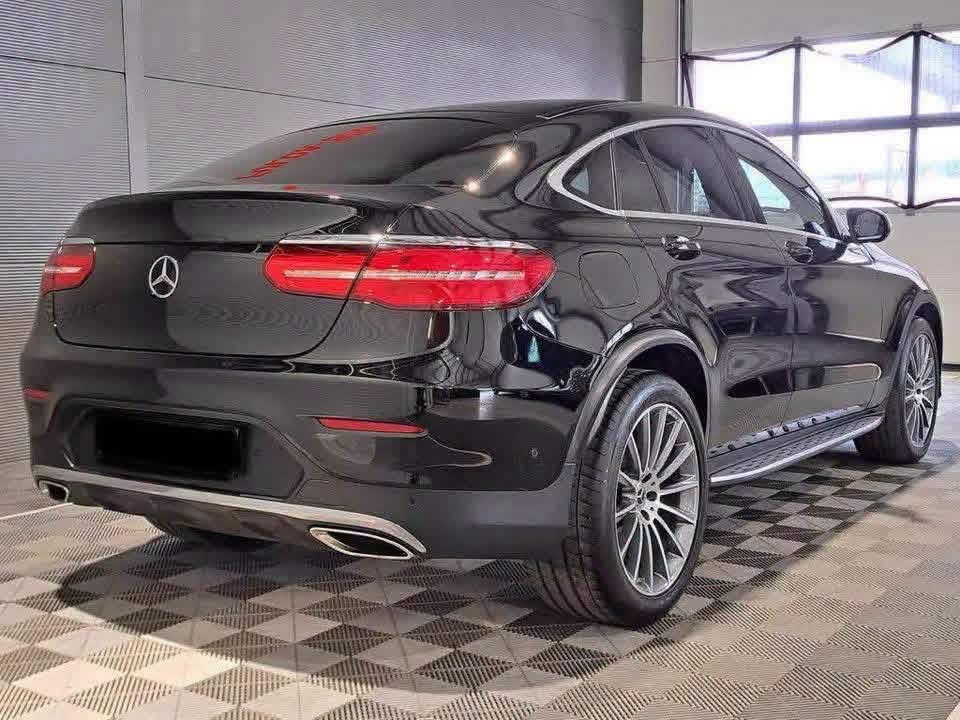 Mercedes-Benz GLC 250 Coupé 4MATIC AMG - image 2