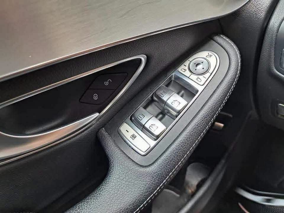 Mercedes-Benz GLC 250 Coupé 4MATIC AMG - image 14