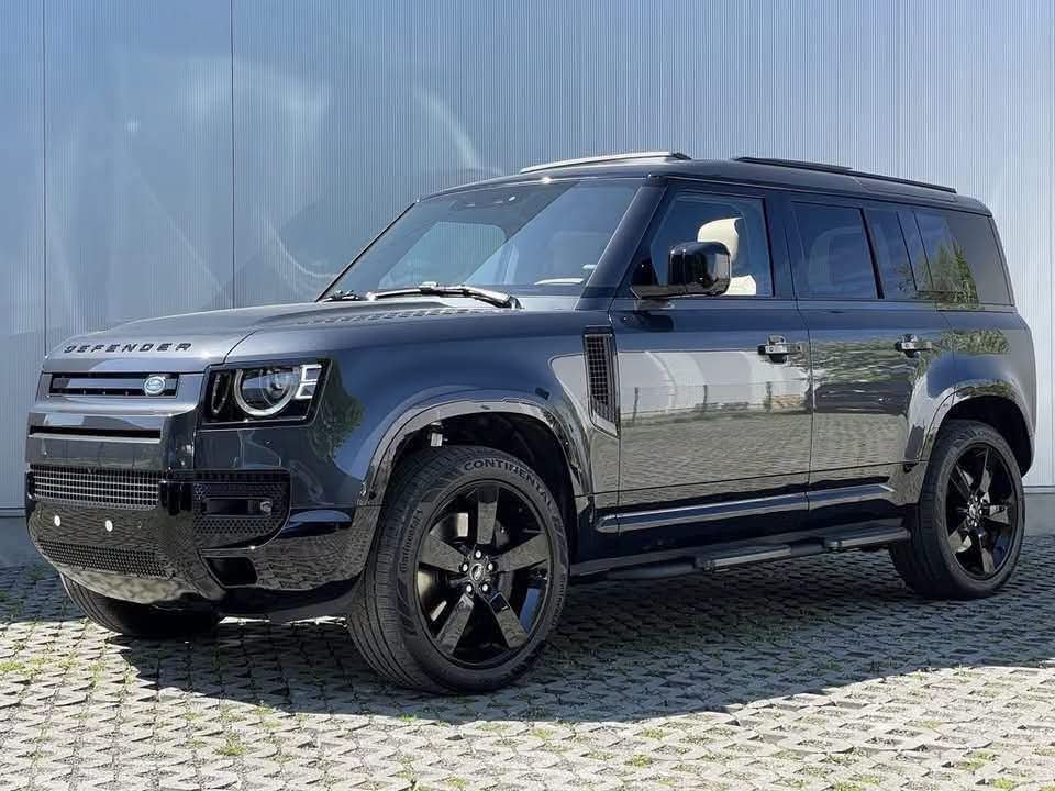 Land Rover Defender 110