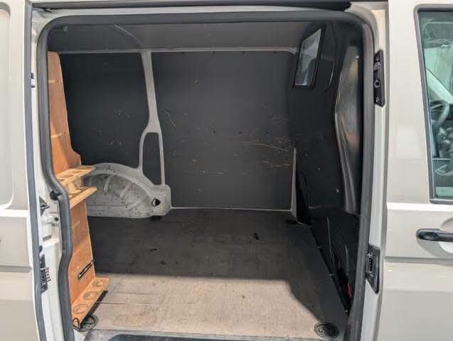 Volkswagen Transporter T6.1 2.0 TDI - image 11