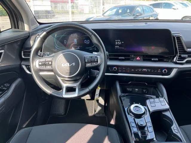 Kia Sportage Hybrid - image 13
