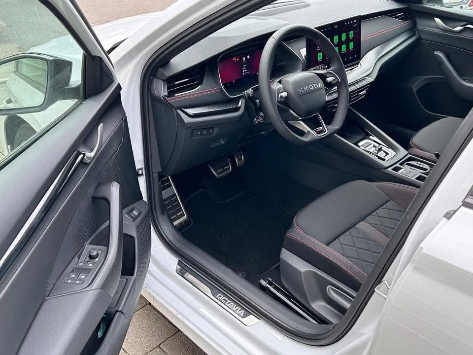 Škoda Octavia Combi RS 2.0 TSI - image 6