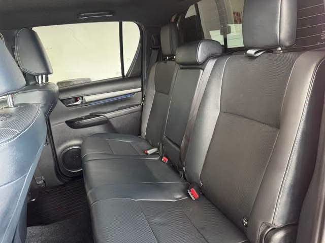 Toyota Hilux 2.8 D-4D 4WD - image 27