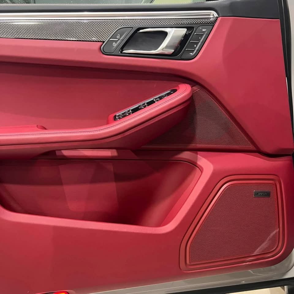 Porsche Macan T - image 9