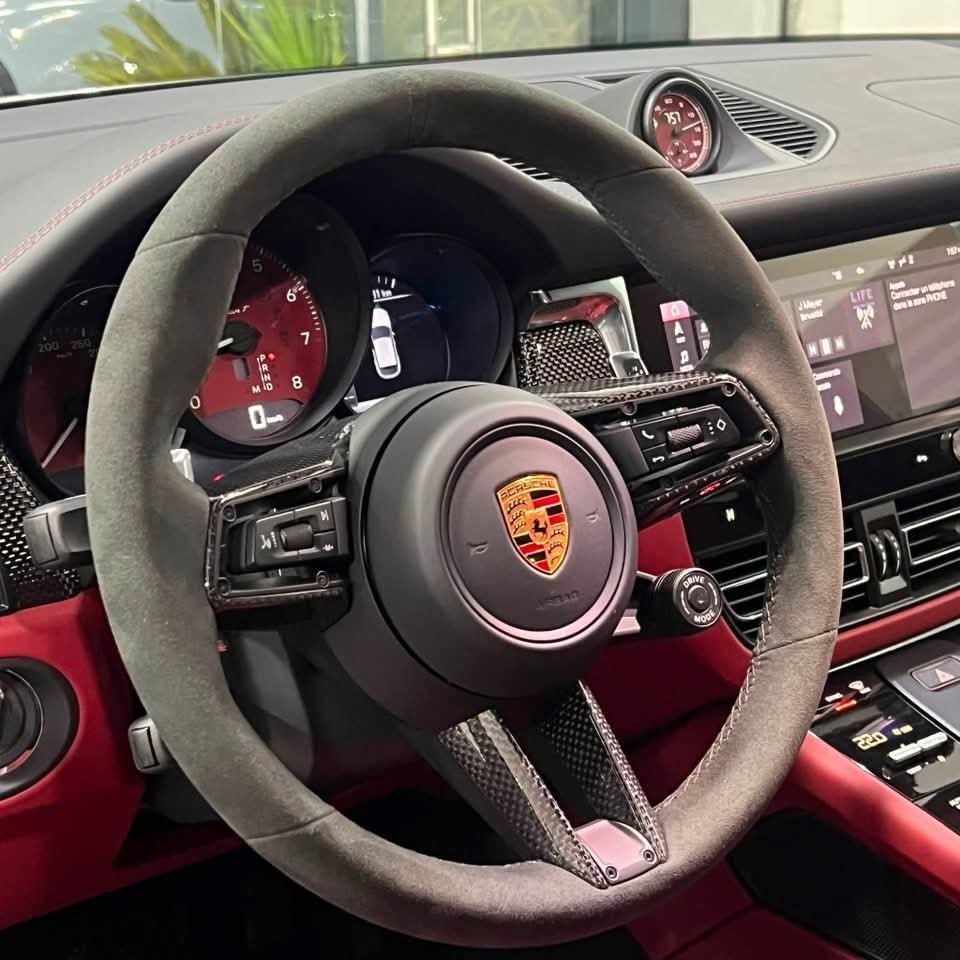 Porsche Macan T - image 11