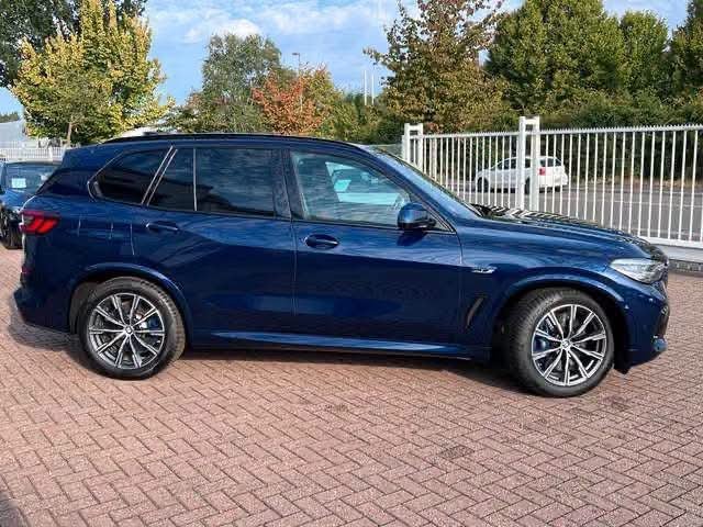 BMW X5 xDrive45e M Sport - image 8