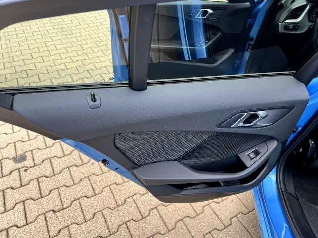 BMW 116d Advantage - image 6