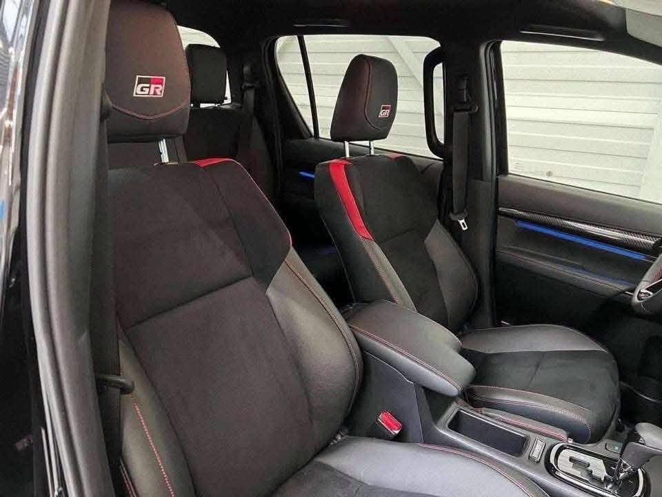 Toyota Hilux 2.8 D-4D - image 9