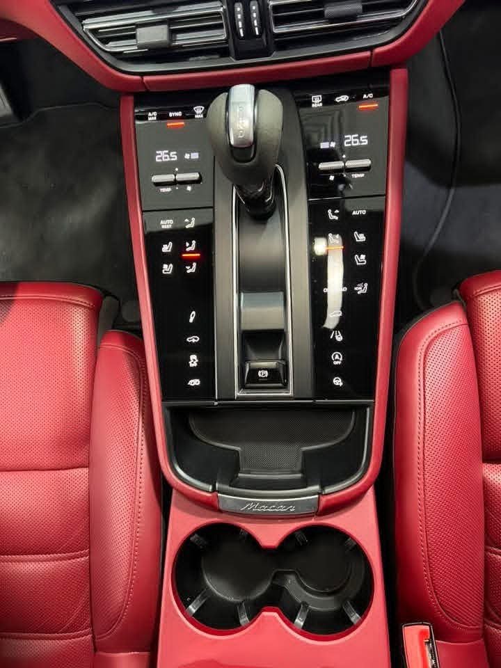 Porsche Macan T - image 12