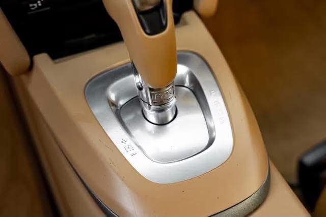 Porsche Cayman - image 38