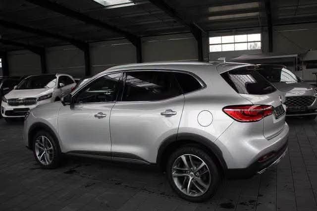 MG HS 1.5 T-GDI Luxury - image 7