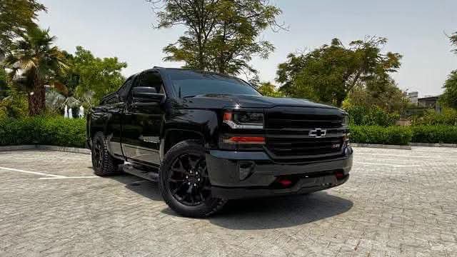 Chevrolet Silverado Z71 Night - image 6