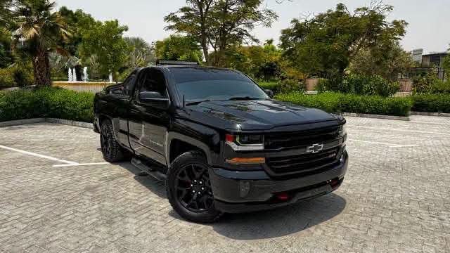 Chevrolet Silverado Z71 Night - image 9