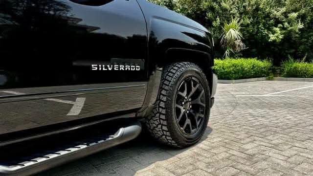 Chevrolet Silverado Z71 Night - image 16