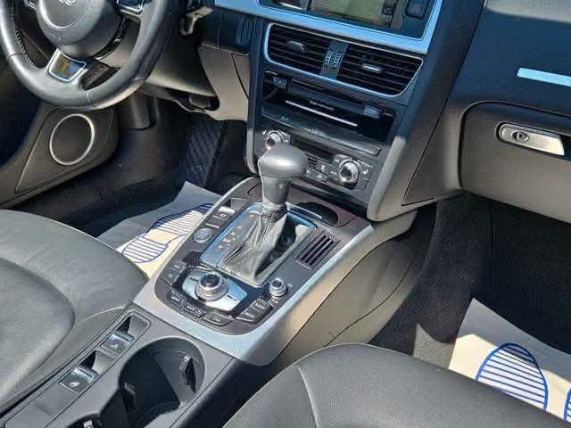 Audi A5 Cabriolet 2.0 TFSI S line - image 13