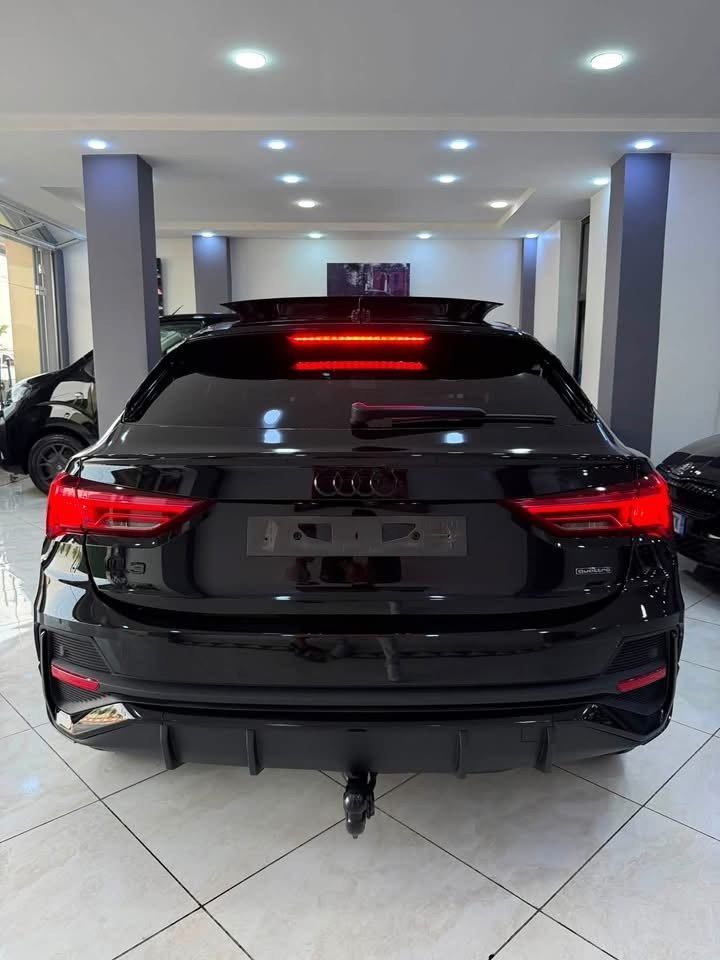 AUDI Q3 QUATTRO BLACK EDITION | 150 CH | ESSENCE | S TRONIC AUTOMATIQUE - image 2