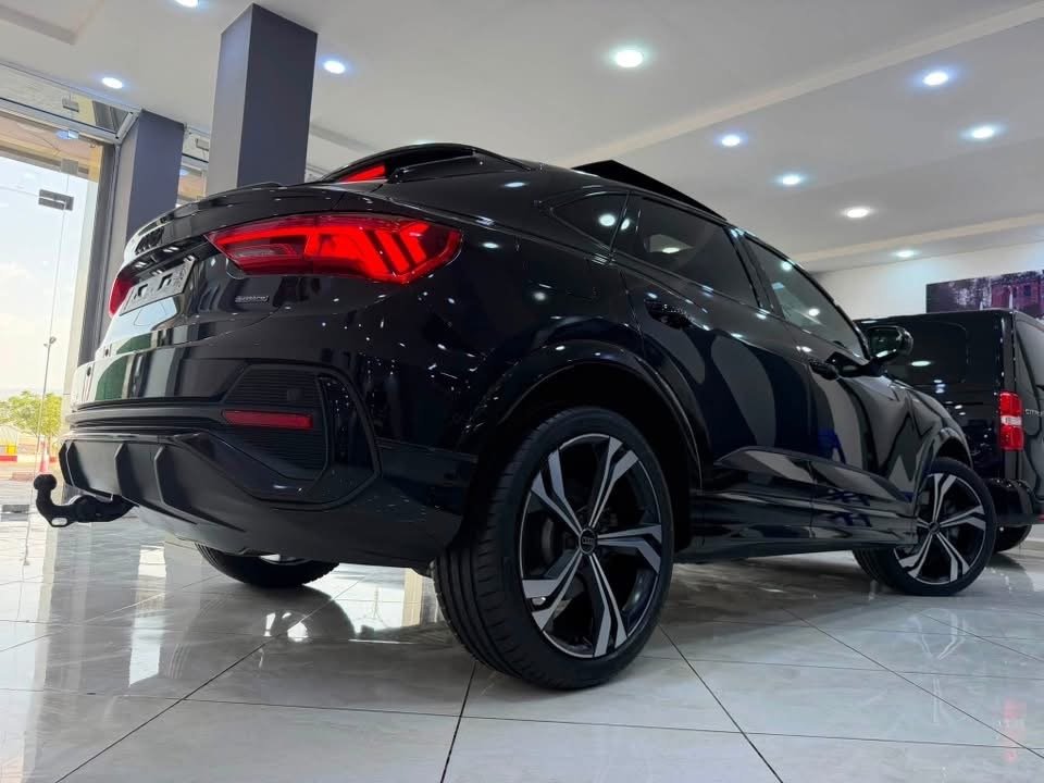 AUDI Q3 QUATTRO BLACK EDITION | 150 CH | ESSENCE | S TRONIC AUTOMATIQUE - image 8