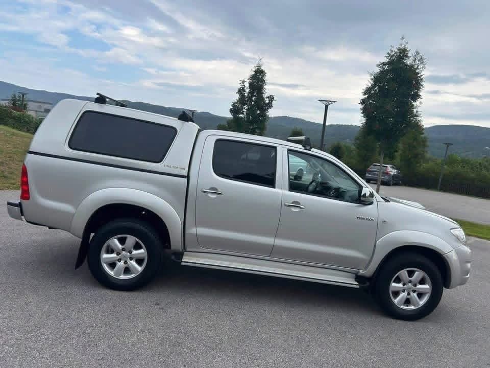 Toyota Hilux 3.0 D-4D - image 7