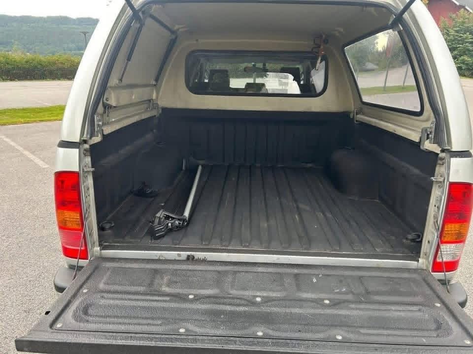 Toyota Hilux 3.0 D-4D - image 13