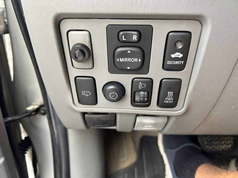 Toyota Hilux 3.0 D-4D - image 18