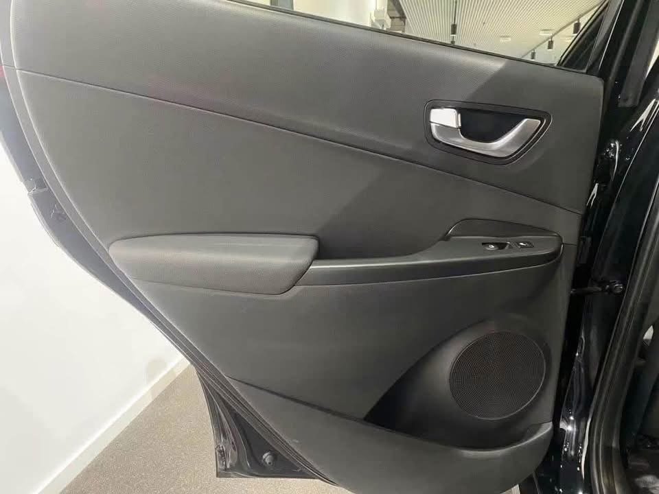 Hyundai KONA Premium LR - image 22