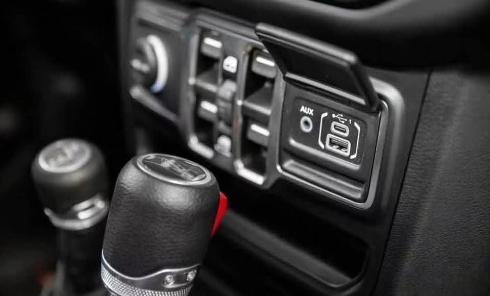 Jeep Gladiator V6 3.6 Pentastar 4x4 – Willys - image 12
