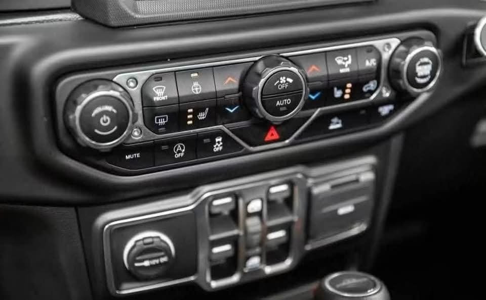 Jeep Gladiator V6 3.6 Pentastar 4x4 – Willys - image 15