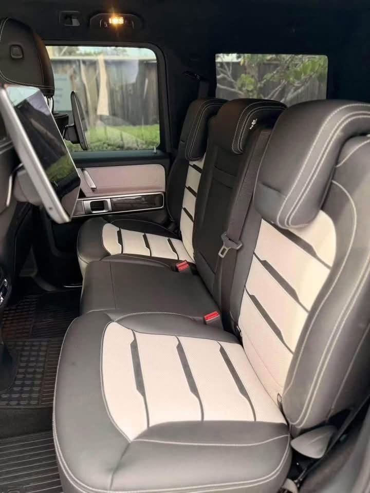 Mercedes-AMG G 63 MANUFAKTUR Hyper Blue Magno - image 10