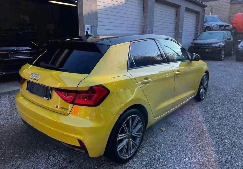 Audi A1 Sportback 2.5 TFSI Amarelo - image 7