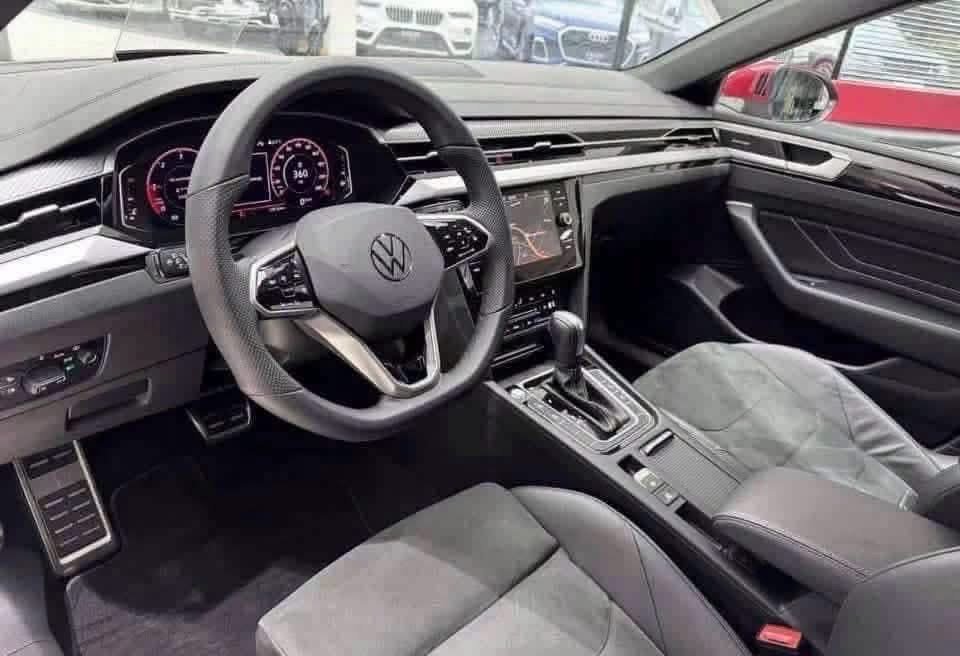 Volkswagen Arteon R-Line - image 7