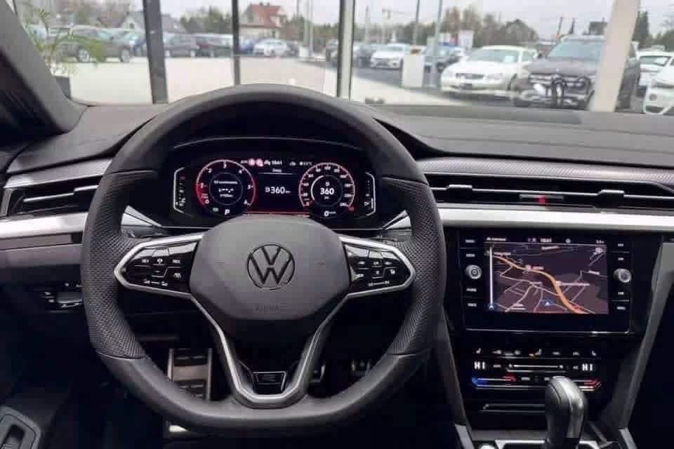 Volkswagen Arteon R-Line - image 9