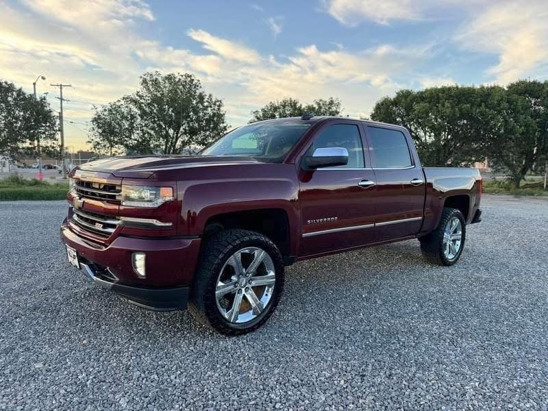 Chevrolet Silverado 1500 Z71 4x4 Crew Cab - image 7