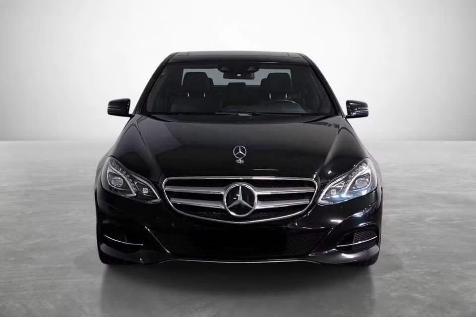 Mercedes-Benz E 220 CDI Avantgarde