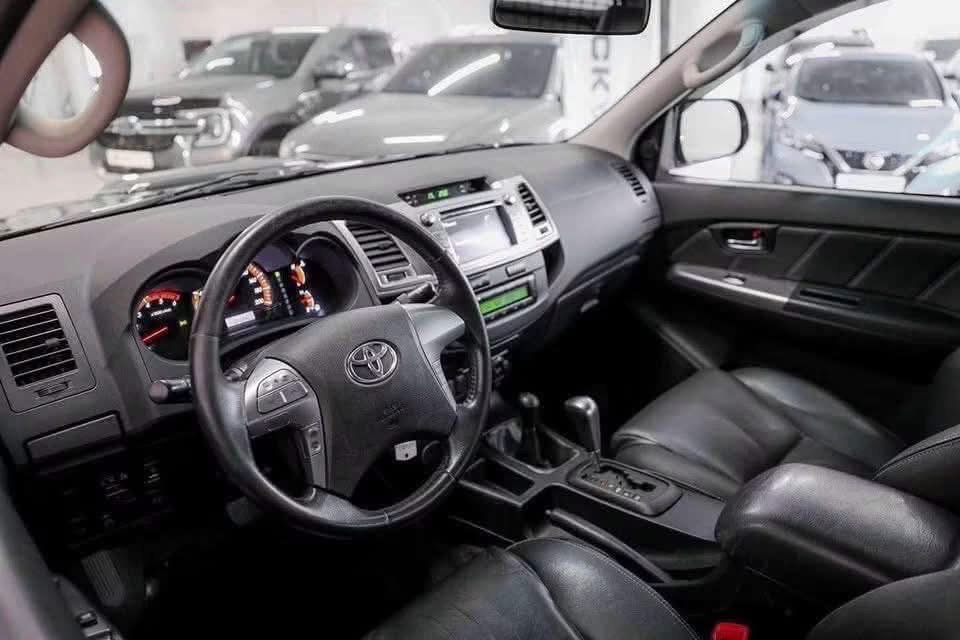 Toyota Hilux 3.0 D - image 4
