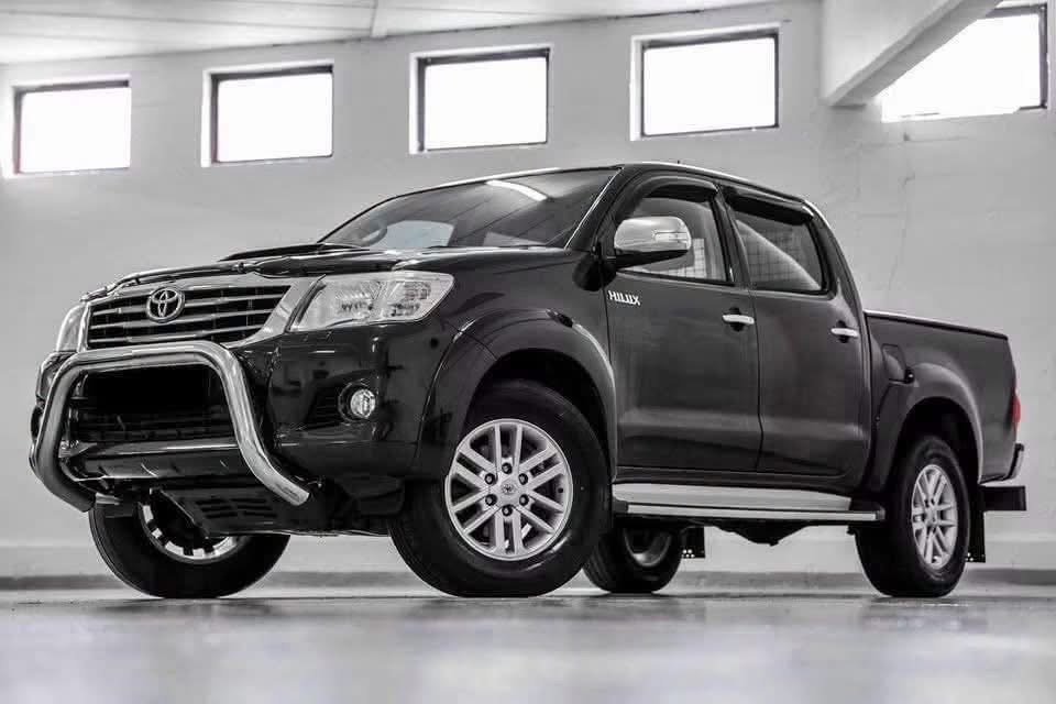 Toyota Hilux 3.0 D - image 3