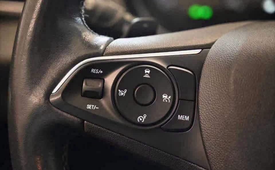 Opel Grandland X Ultimate Hybrid 4x4 - image 11